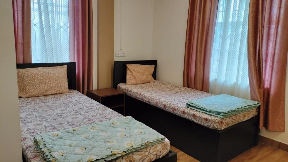 שילונג Aroma Inn מראה חיצוני תמונה