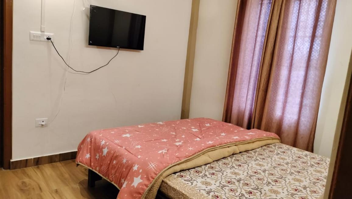 שילונג Aroma Inn מראה חיצוני תמונה