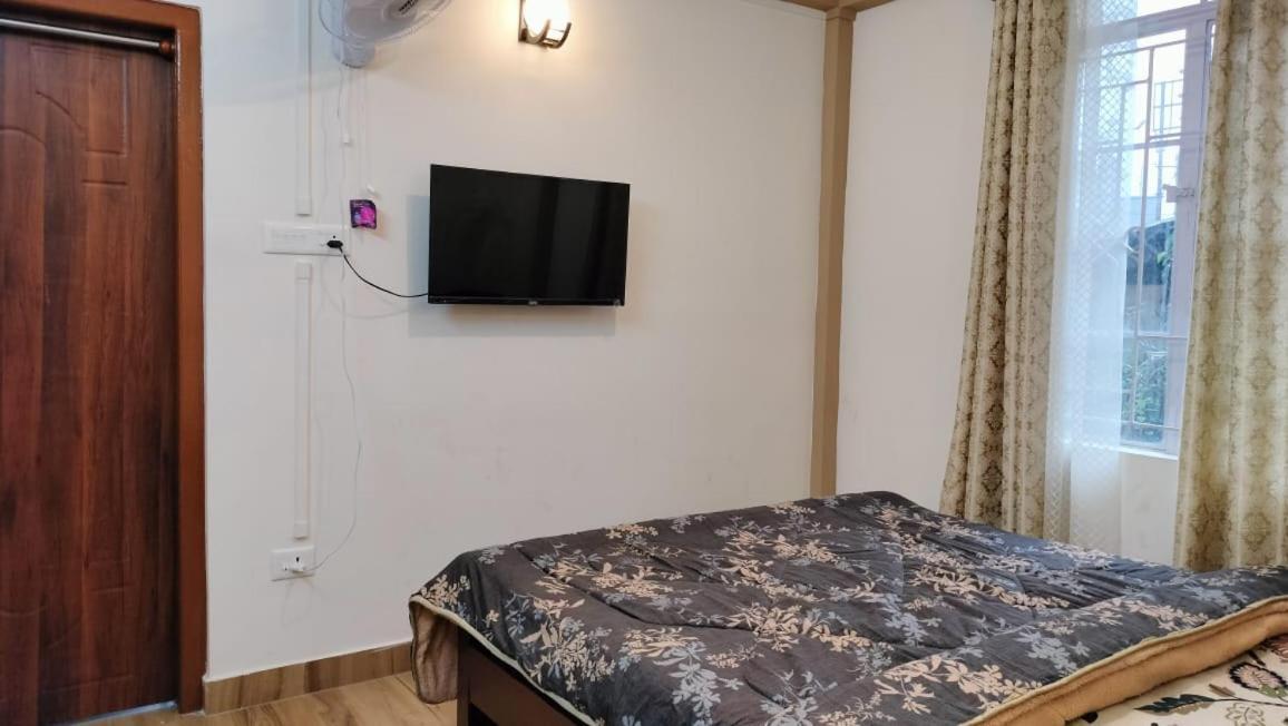 שילונג Aroma Inn מראה חיצוני תמונה