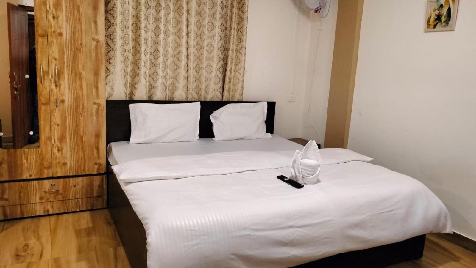 שילונג Aroma Inn מראה חיצוני תמונה