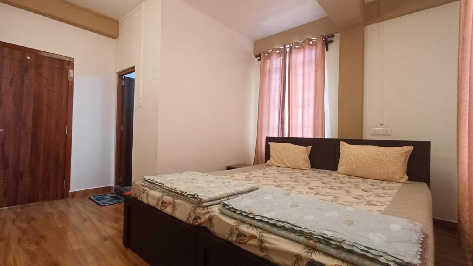 שילונג Aroma Inn מראה חיצוני תמונה
