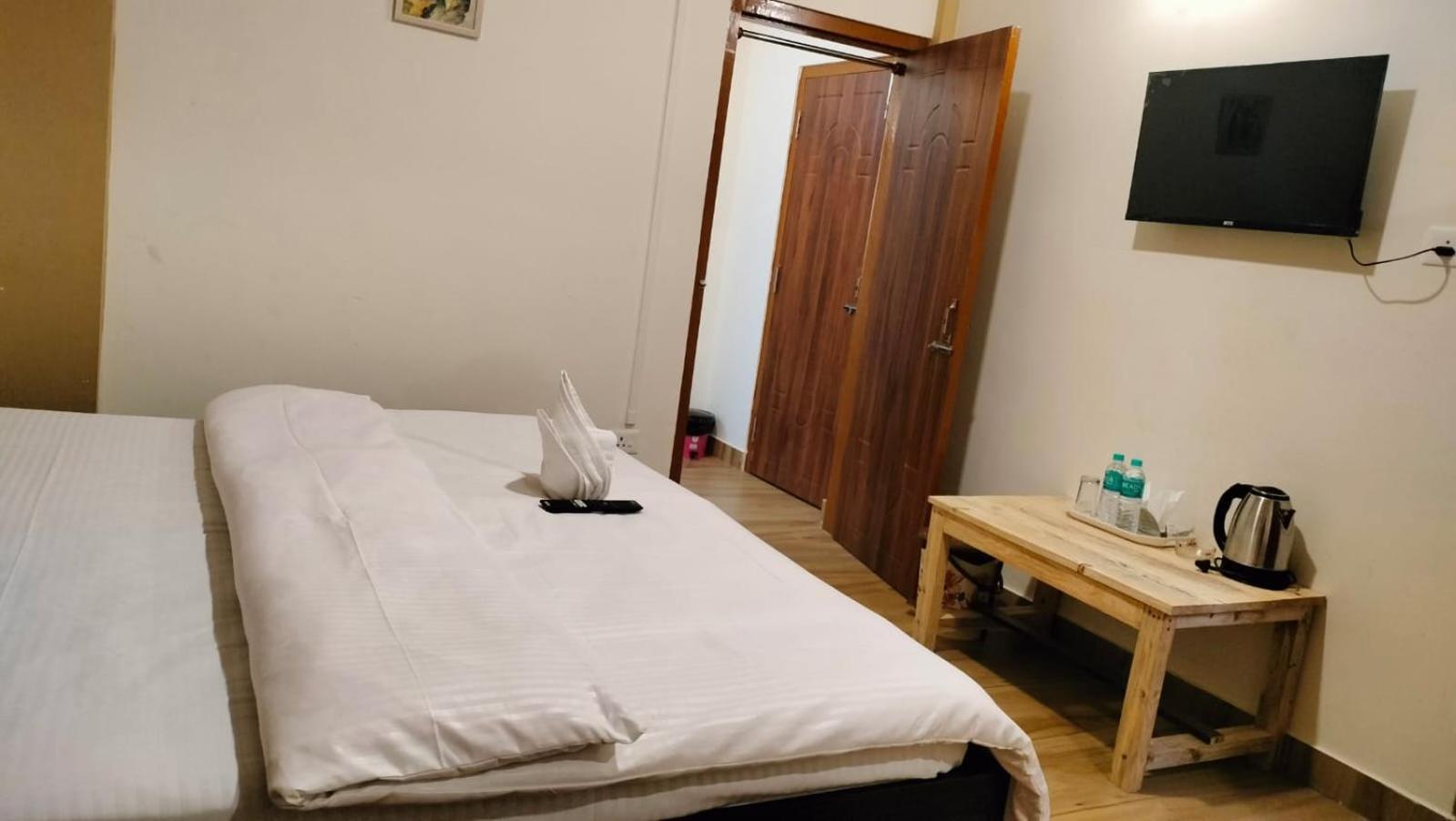 שילונג Aroma Inn מראה חיצוני תמונה