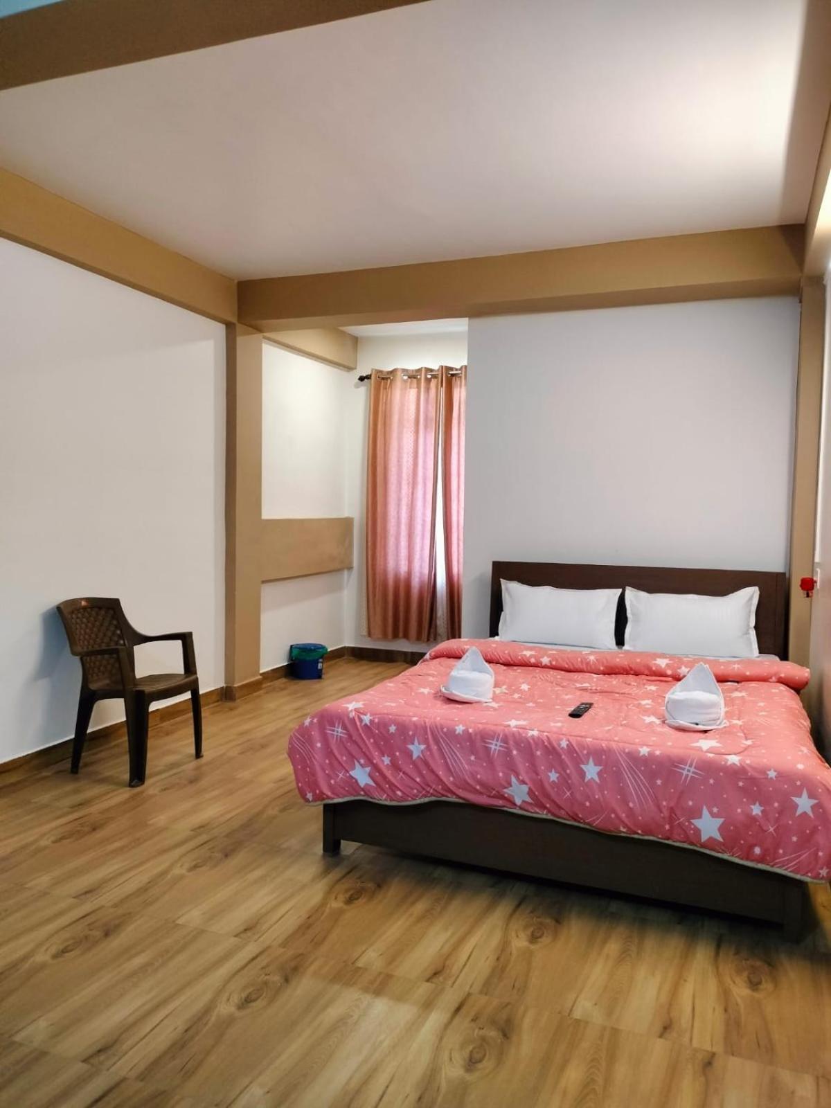 שילונג Aroma Inn מראה חיצוני תמונה