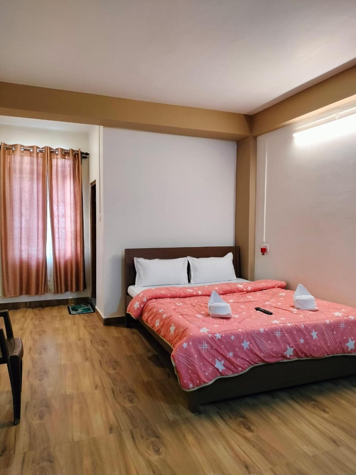 שילונג Aroma Inn מראה חיצוני תמונה